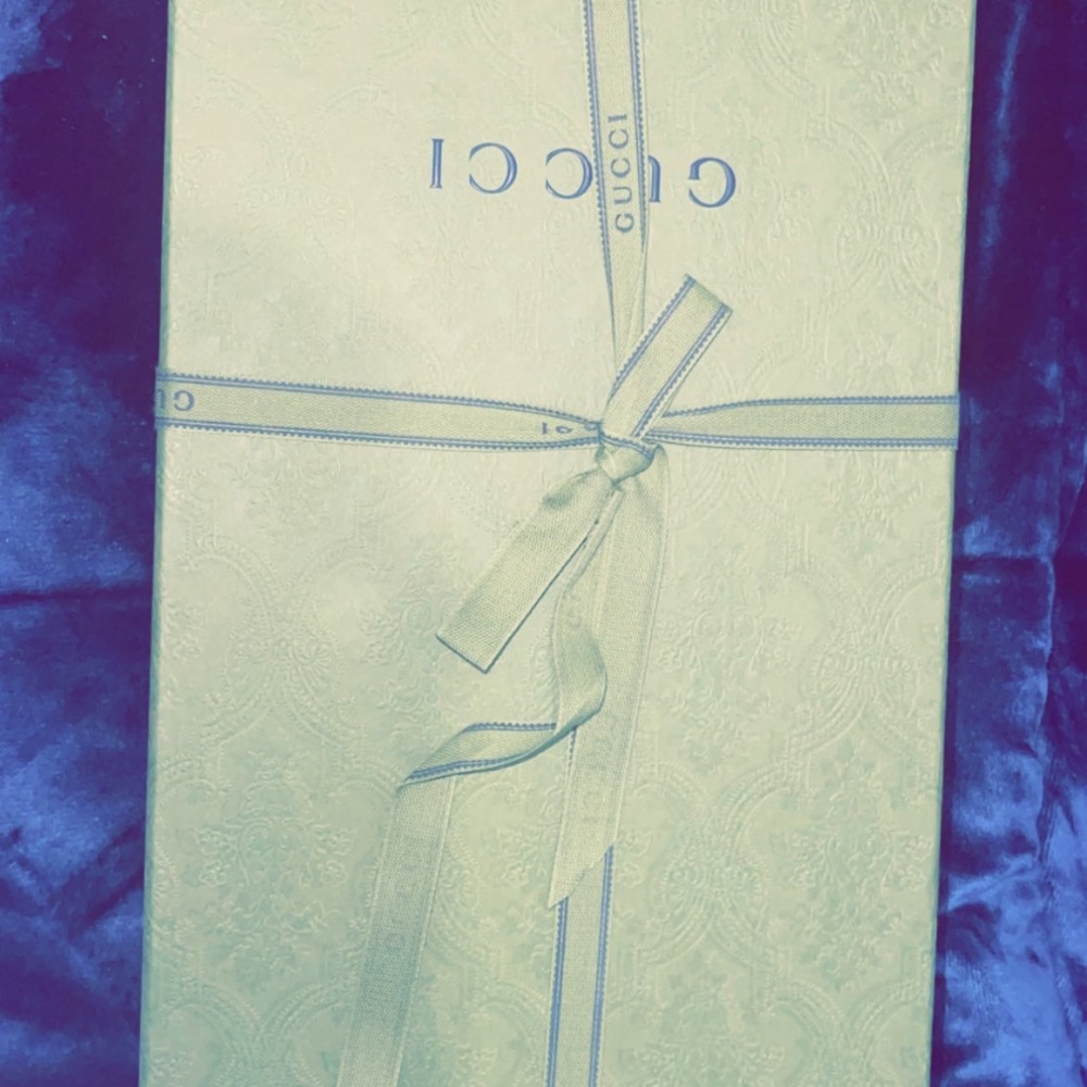 Gucci - Picture 2 of 3